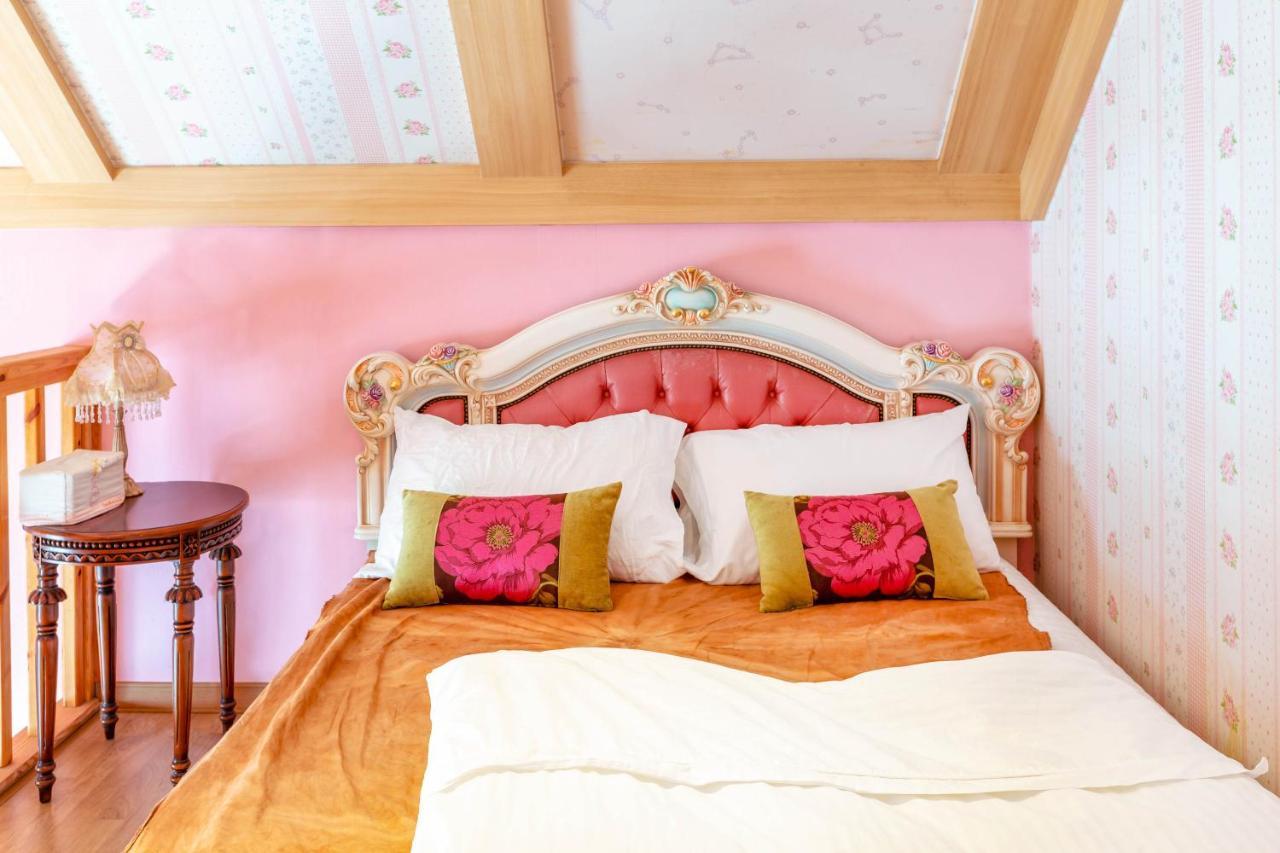 Red Praha Pension Geoje Ngoại thất bức ảnh